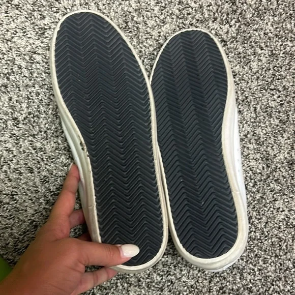 Sam Edelman Sneaker - Picture 6 of 6